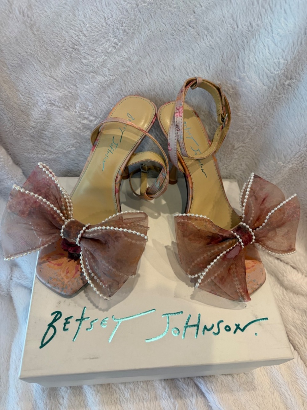 Women’s heel 7.5